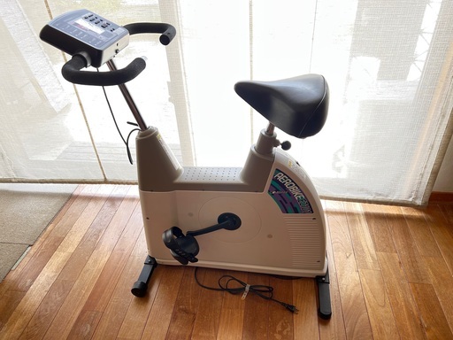 納短期勝！ コンビ 電子制御エアロバイク EZ-100 - sogorn.com.br