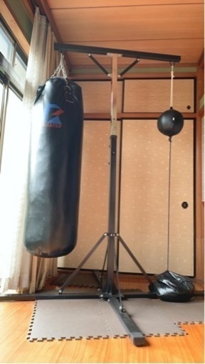 ☆値下げします☆ サンドバッグ 、スタンド、グローブ