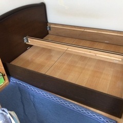 【取引中】フランスベッド（クイーンサイズ）マットレス無し