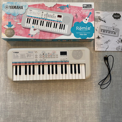 電子キーボード　ピアノ　おもちゃ