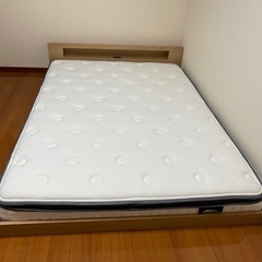 ほぼ未使用　新品同様　ダブルベットフレーム　マットレス