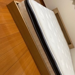 ほぼ未使用　新品同様　ダブルベットフレーム　マットレス