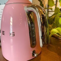 宇都宮でお買得な家電を探すなら『オトワリバース！』①ケトル SMEG KLF03PKJP 年式不明 ピンク 中古美品 宇都宮でお買得な家電を探すなら『オトワリバース！』①ケトル SMEG
