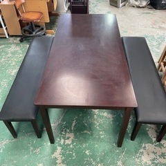 大きなテーブルと長椅子のセット♪店舗用にいかがですか？