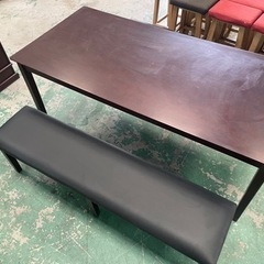 大きなテーブルと長椅子のセット♪店舗用にいかがですか？