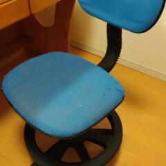 【9/25に受取り可能な方】子供用の勉強椅子（青色）をお譲り致します