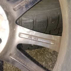 16インチ アルミホイール付きスタッドレスタイヤ