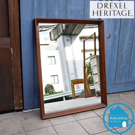 DREXEL HERITAGE (ドレクセル ヘリテイジ) のRISHEL(リシェル)シリーズのミラー。ミッドセンチュリーの家具を彷彿とさせるデザインはお部屋のさりげないアクセントにおススメの鏡です♪CI124