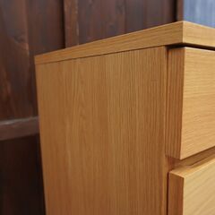 人気の無印良品(MUJI)のオーク材 キャビネット・木製扉！ナチュラルで