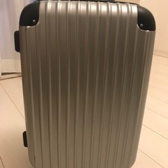 スーツケース　シルバー　機内持込サイズ