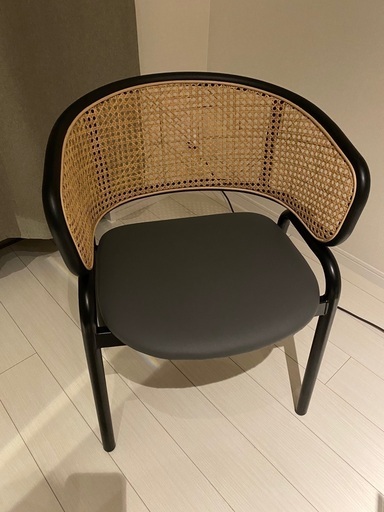 椅子　(2022年5月購入)