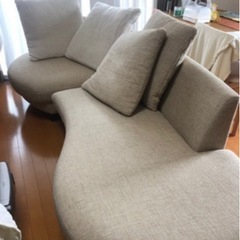 ソファー3人掛け、オットマン付き