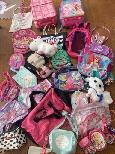 大幅値下げ！大量 女の子バック、リュックなど27点まとめ売り