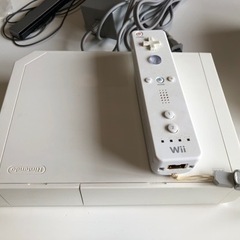 Nintendo Wii、リモコン、ハンドル、ソフト付き
