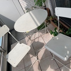 ガーデンテーブルセット　白　丸テーブルと椅子2脚　IKEA