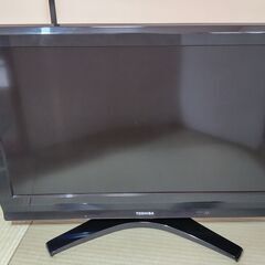 【受け渡し予定有り】地デジ視聴可能確認済み　液晶テレビ32型　東...