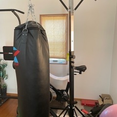 購入者決定】吊り下げ式サンドバッグ&スタンド&グローブ