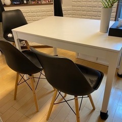【値下げ】IKEA 伸長式ダイニングテーブルとチェアー