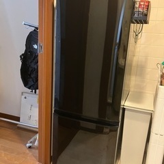 MITSUBISHIの冷蔵庫、ブラックです。