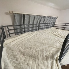 大阪市内、門真守口方面限定直接配送いたします！IKEA SVÄRTA スヴェルタ ロフトベッドフレーム デスクトップ付き