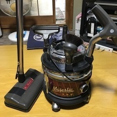 アメリカン業務用掃除機　マジョスティック・トリプルクラウン