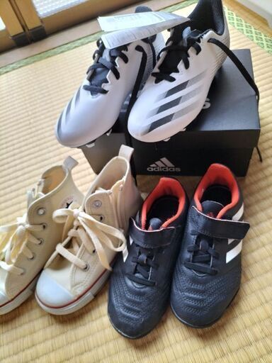 サッカーシューズ 2 スニーカーの３点セット だぁ 都城の靴 バッグの中古あげます 譲ります ジモティーで不用品の処分