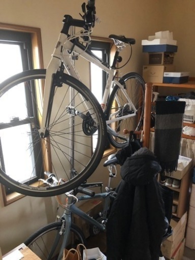 クロスバイク2台と自転車ラック