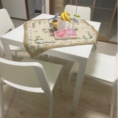 IKEAダイニングテーブル　チェア×4