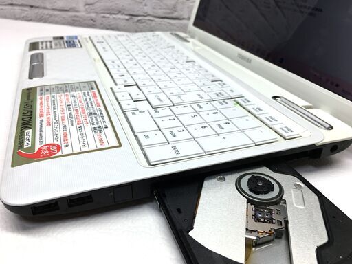 決まりました♪【新品SSD512GB☆Core i7☆メモリ8GB】東芝 T451/57DWK