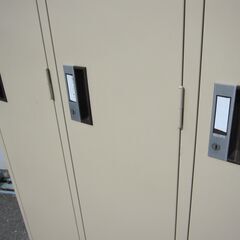 3人用ロッカー　鍵あり　アイボリー　ナイキ製　LK3J[
