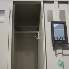 3人用ロッカー　鍵あり　アイボリー　ナイキ製　LK3J[