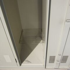 3人用ロッカー　鍵あり　アイボリー　ナイキ製　LK3J[