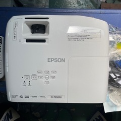 EPSON プロジェクター