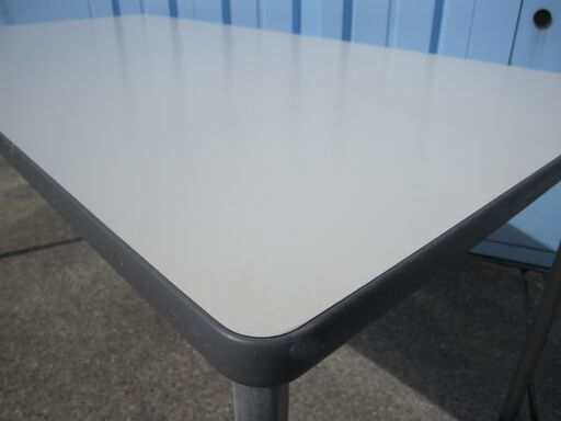 会議用テーブル　1500ｘ750　4本脚