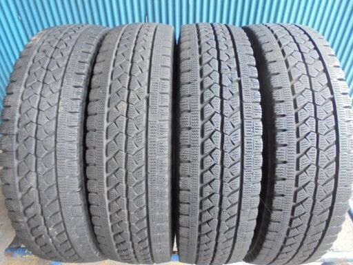 ブリヂストン BLIZZAK W979 205/85R16 117/115L LT 4本 8分溝 2021年製