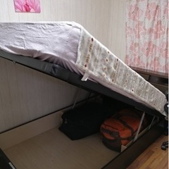 Semiダブルベッド