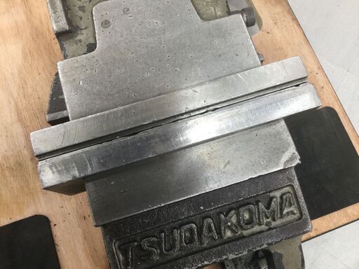 エコツール豊田インター店】TSUDAKOMA 油圧マシンバイス 口金幅200mm