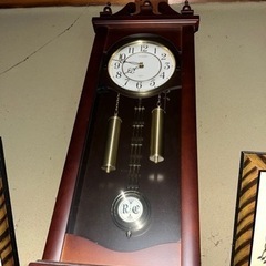 【ネット決済・配送可】昔ながらの振り子時計