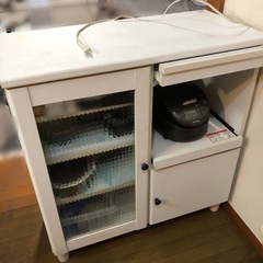 【無料】キッチンカウンター　レンジ台　食器棚　ホワイト