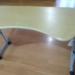 伸縮式ベッドテーブル