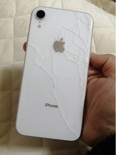 【背面割れ】iPhoneXR 64GB SIMロックあり iPhoneXR［64G］ホワイト SIMロック解除済み【背面割れ】