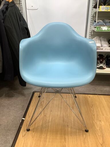 【トレファク熊谷駅前店】Herman Miller アームシェルチェア ライトブルー のご紹介です！