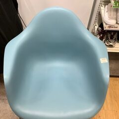 【トレファク熊谷駅前店】Herman Miller アームシェルチェア ライトブルー のご紹介です！ トレファク熊谷駅前店】Herman Miller アームシェルチェア ライト