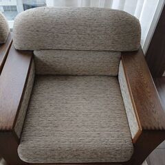 三人掛1点、一人掛2点、オットマン2点、の浜本工芸ソファー