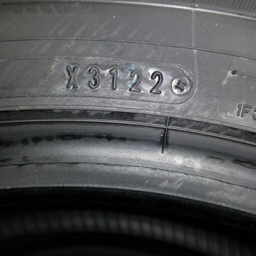 205/65R16 スタッドレスタイヤ　22年製