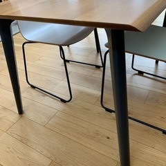 パモウナ 無垢材ダイニングテーブル