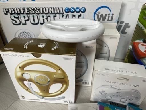 あーむ様 Nintendo Wii U マリオカート8セットとソフト3本とハンドル等色々 Switch/3DS/任天堂 あーむ様 Nintendo Wii U マリオカート8セットとソフト3本とハンドル