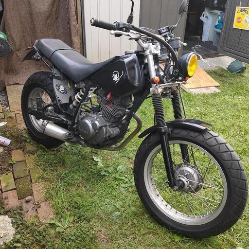 美品　tw200　一発始動　車検必要無　タイヤブレーキ新品　カスタム