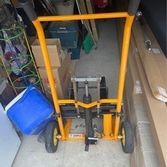 ハンドフォークリフト 最大積載200kg　油圧ペダル式　手動式　低床タイプ　運搬車　ハンドリフト　ハイアップ　ハイリフト　リフトアップ