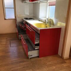 キッチン （YAMAHA製）2700mmサイズ吊り戸棚付きです